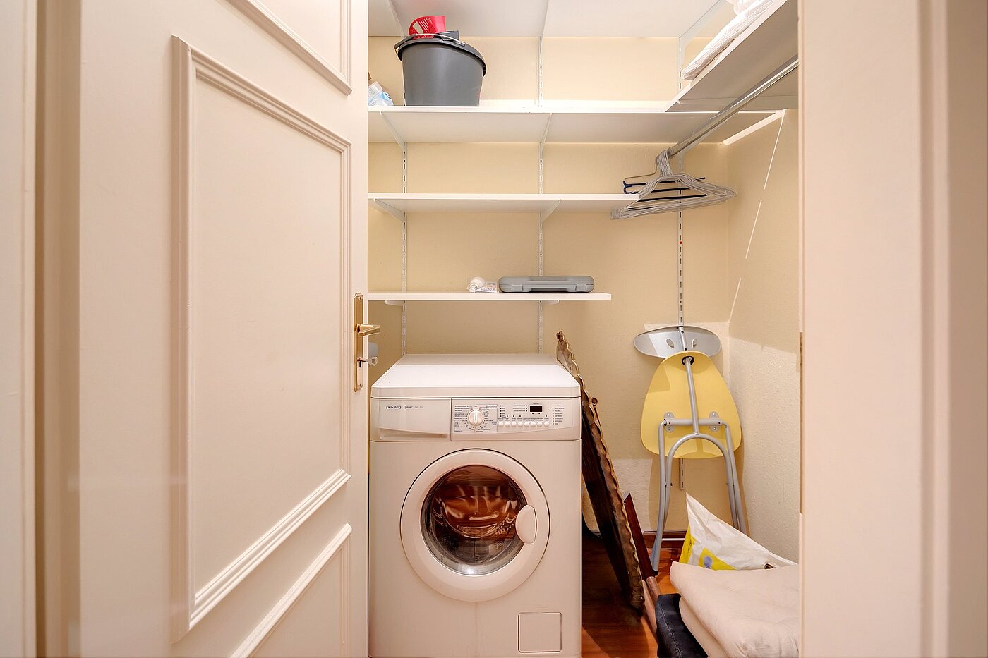 Apartment with 1 room | München-Ludwigsvorstadt | 2108ML5 | Kleiner Hauswirtschaftsraum