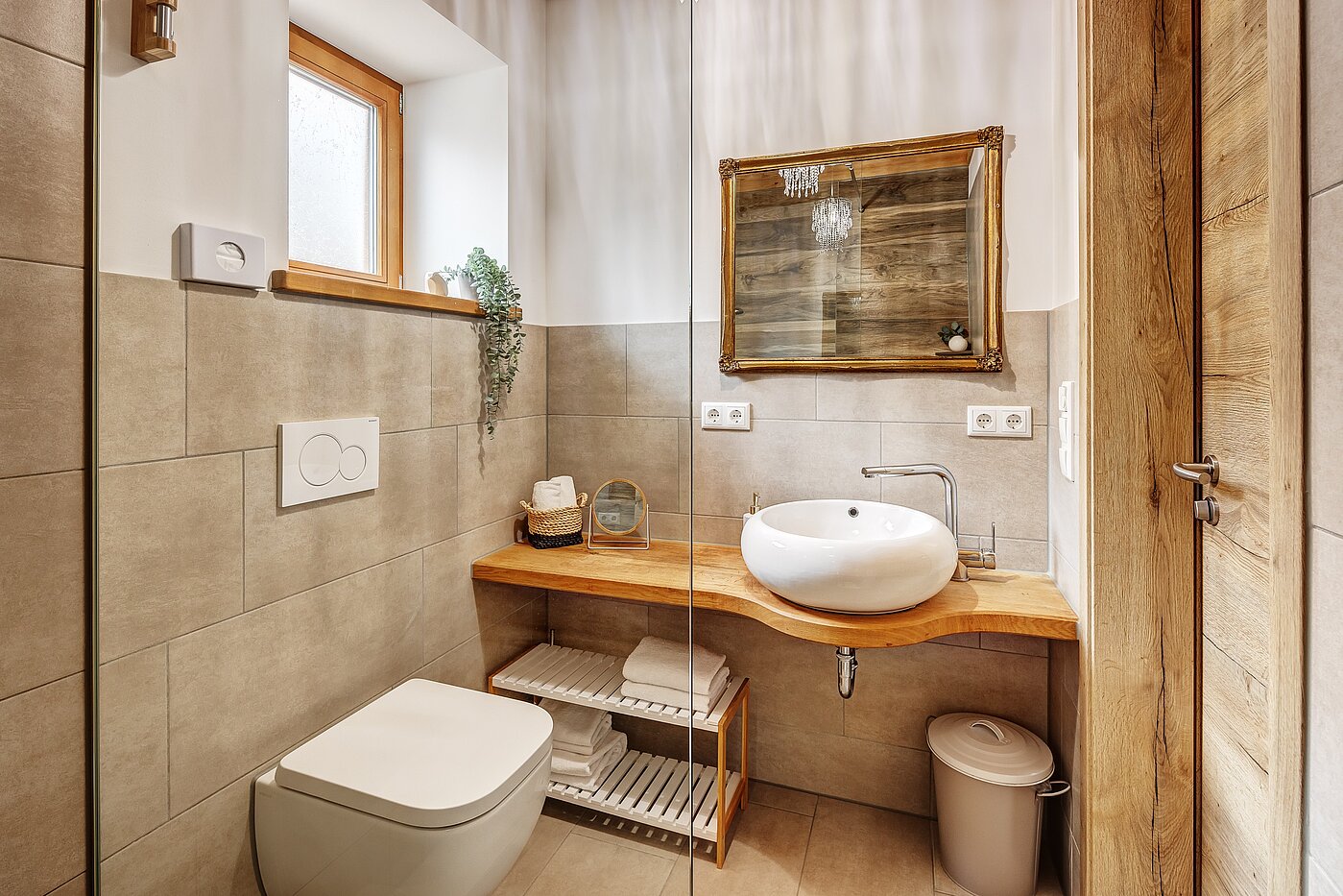 Apartment with 6 room | 70095 | ...mit Bad en Suite...