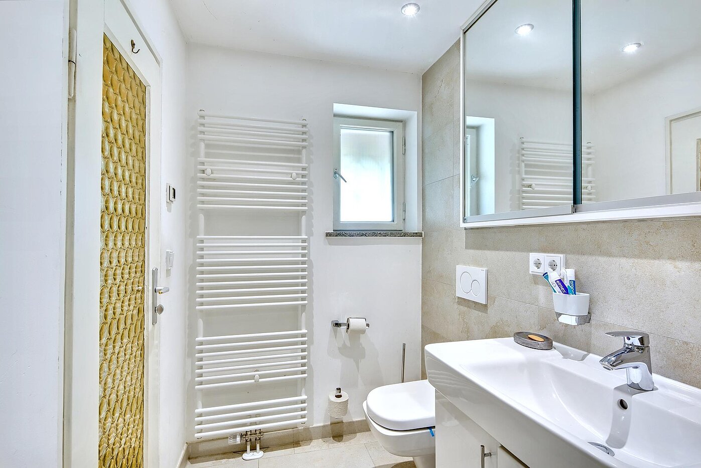 Detached house with 8 room | 70229 | ... und Handtuchheizkörper