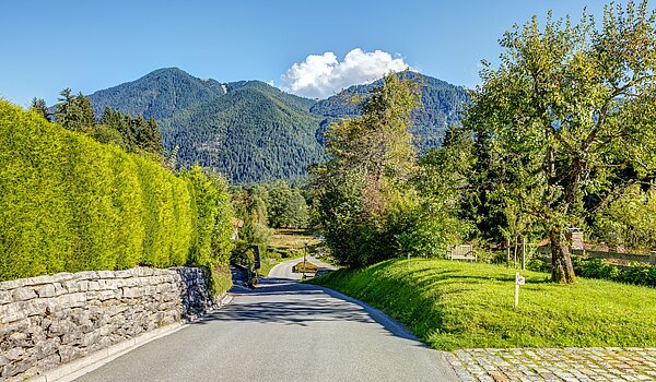 Corner townhouse with 3 room | Kreuth | 70037 | Auffahrt zum Grundstück