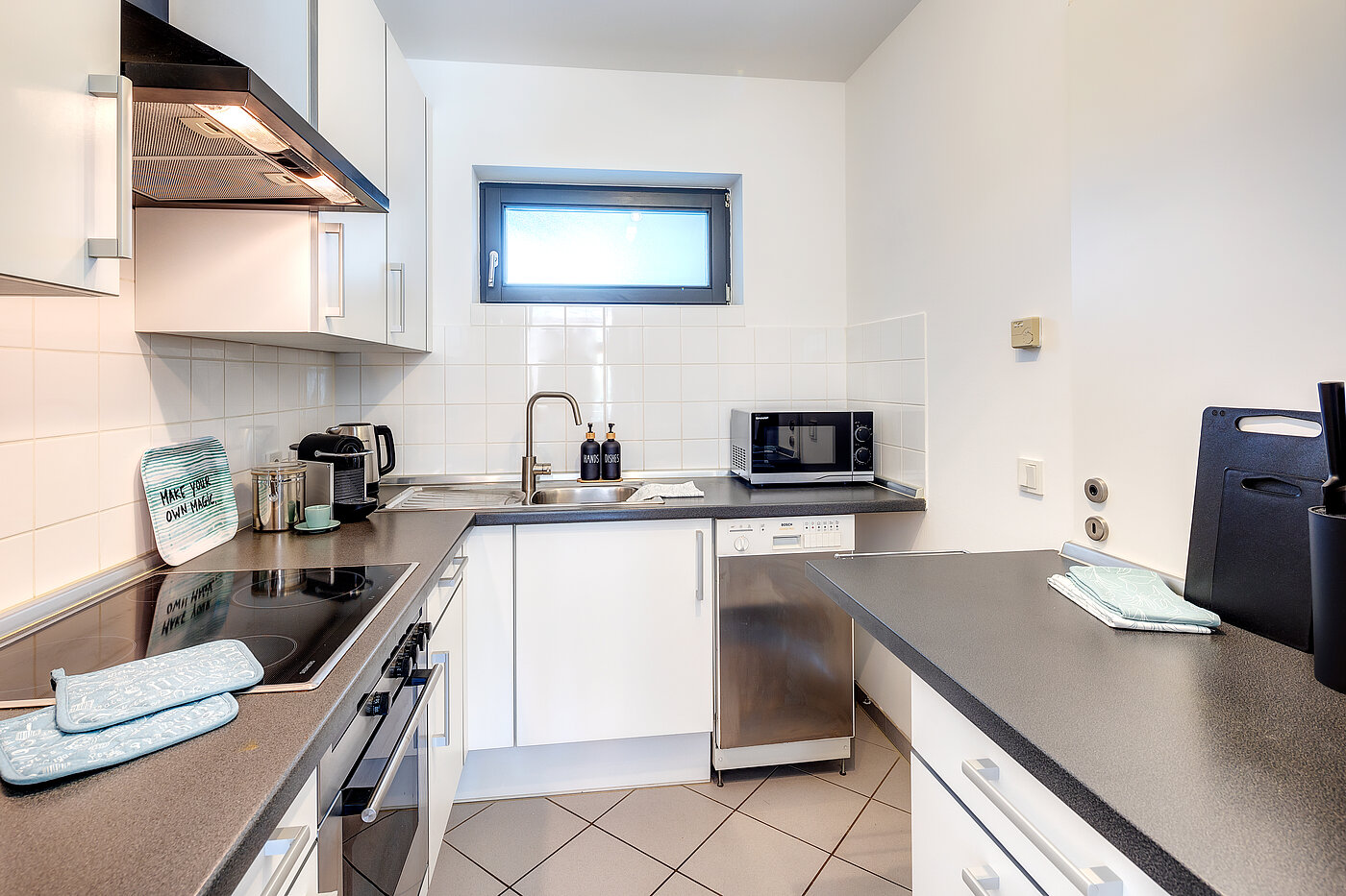 Apartment with 2 room | Haar | 70426 | ...Küche mit Einbauten...