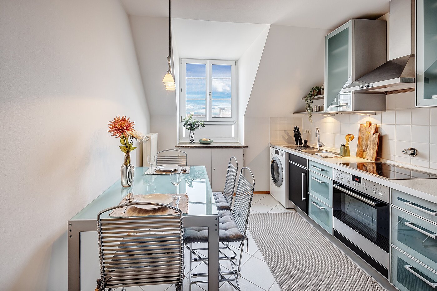 Attic Apartment with 2 room | München-Au | 2209ML3 | Große Küche mit Fenster