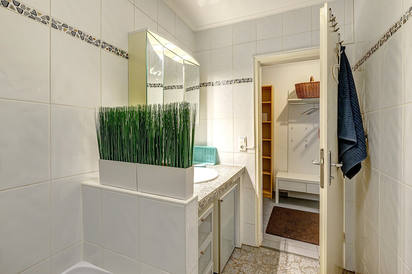 Apartment with 2 room | München-Milbertshofen | 701801 | Helles Bad...