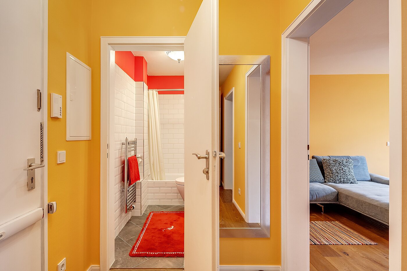 Apartment with 2 room | München-Bogenhausen | 70287 | ...Bad und Wohnzimmer