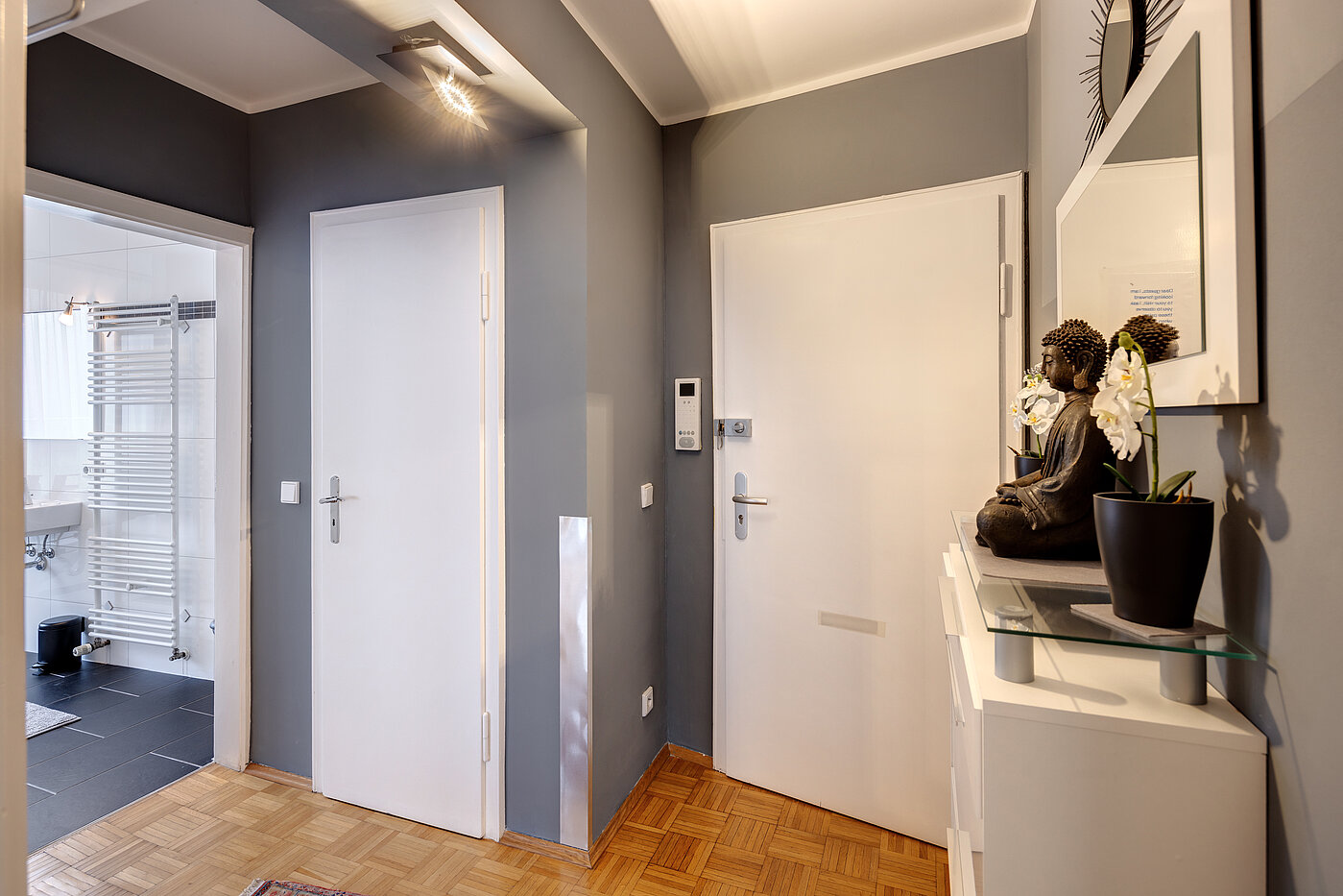 Ground floor apartment with 2 room | 70219 | Eingangsbereich mit Abstellkammer