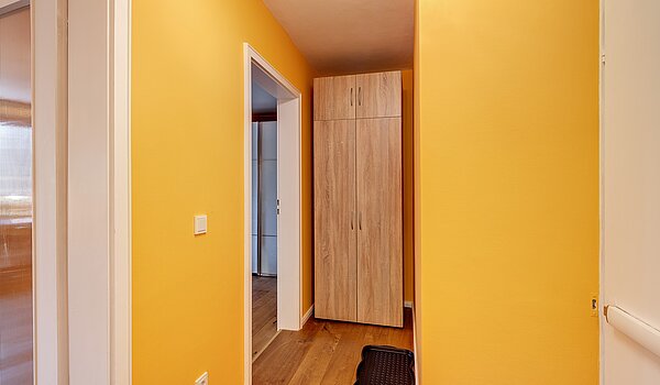 Apartment with 2 room | München-Bogenhausen | 70287 | ...mit Blickrichtung Schlafzimmer...