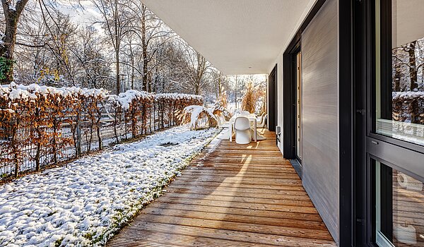 Ground floor apartment with 3 room | 70309 | Umlaufende Terrasse im Winter...