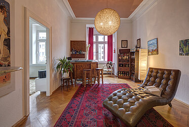 Better living in Ludwigsvorstadt: 4.5-room period apartment