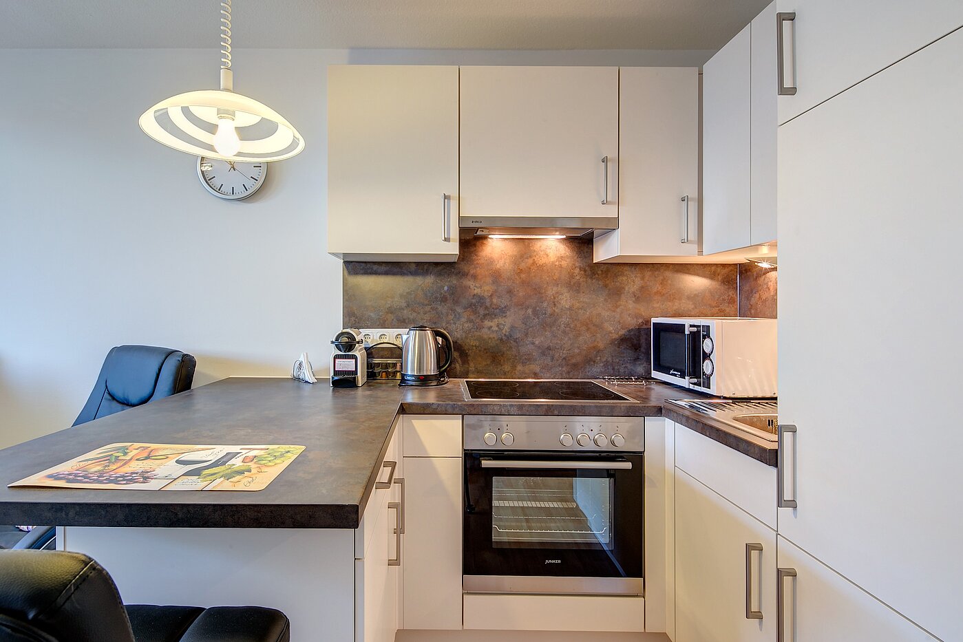 Apartment with 1 room | München-Berg am Laim | 2301ML4 | ...gut ausgestattet und mit Esstheke