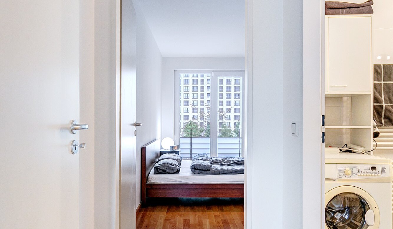 Apartment with 2.5 room | 70020 | Flur Blickrichtung Schlafzimmer und Bad