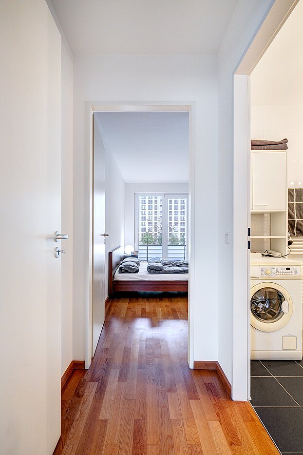 Apartment with 2.5 room | 70020 | Flur Blickrichtung Schlafzimmer und Bad