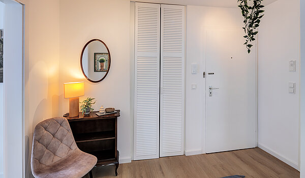 Apartment with 2 room | München-Sendling-Westpark | 70413 | Diele mit Stauraum...