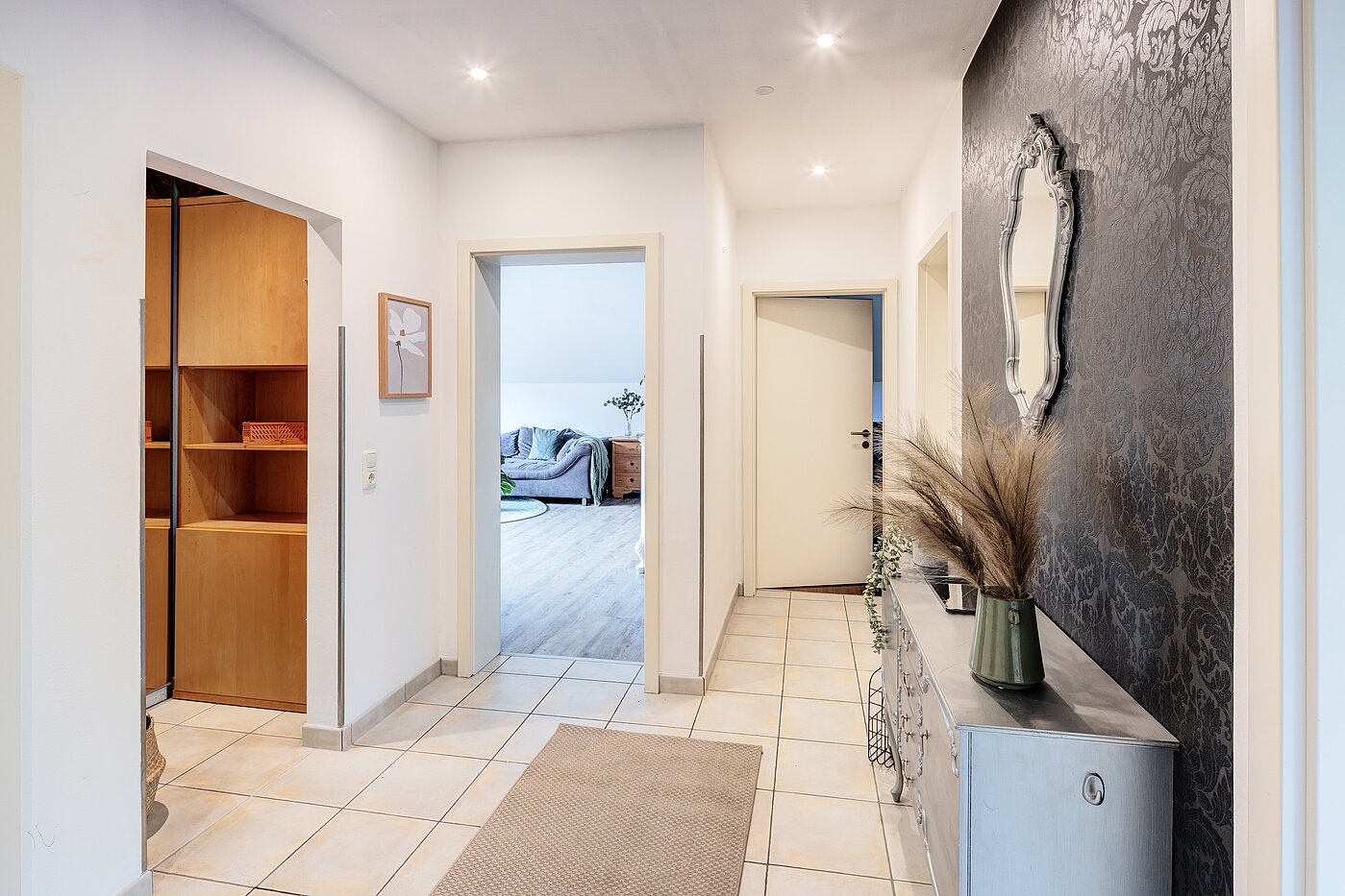 Attic Apartment with 3 room | Karlsfeld | 70217 | ...Garderobe