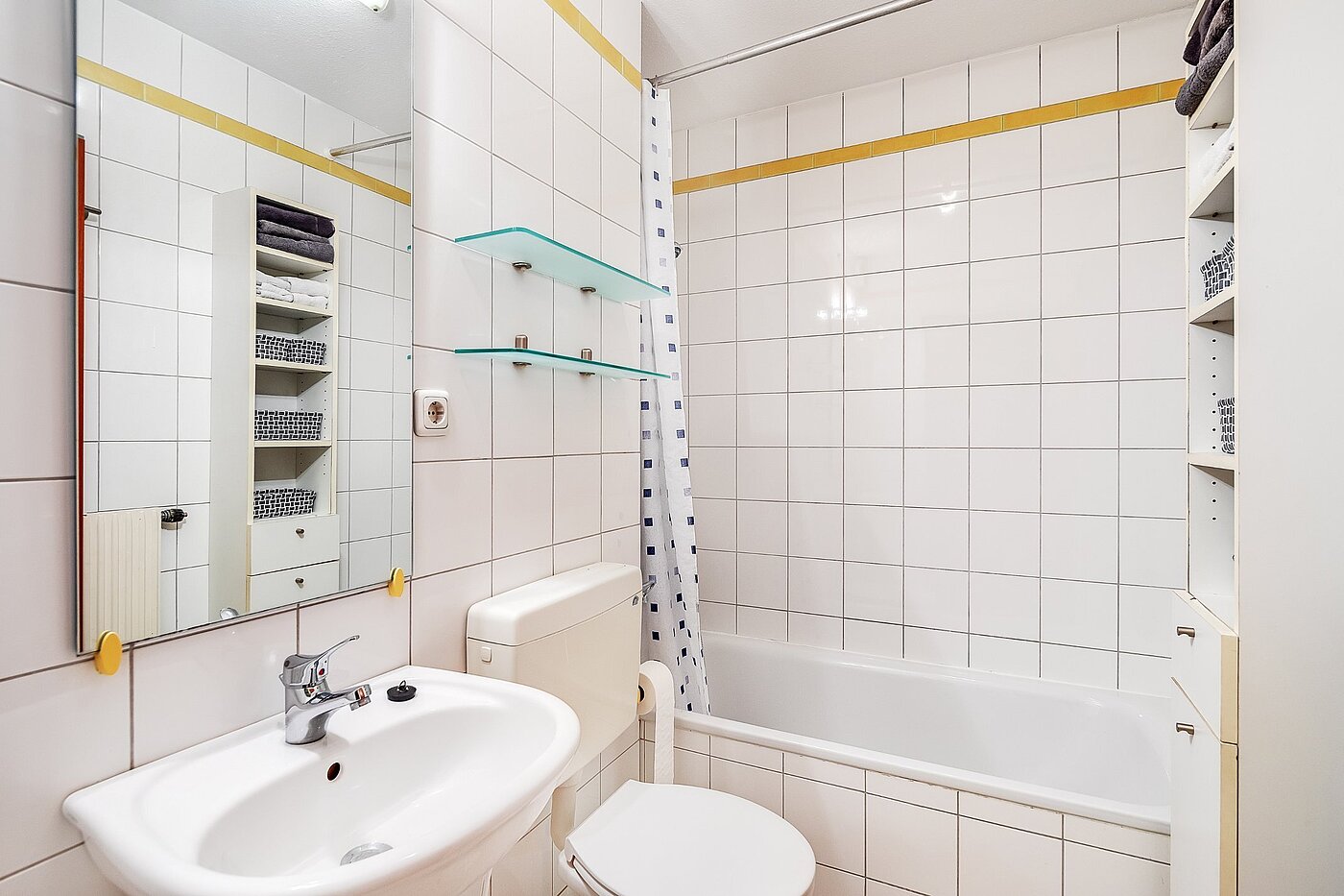 Apartment with 1 room | München-Milbertshofen | 2102ML5 | Bad mit Badewanne