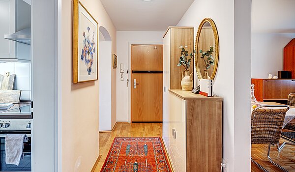 Apartment with 3 room | München-Bogenhausen | 2112ML3 | geräumiger Flur...