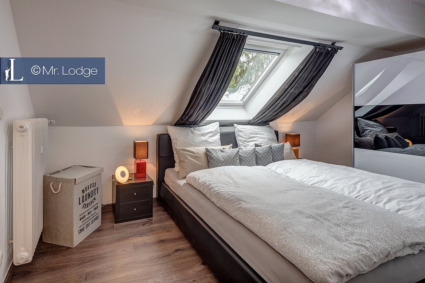 Attic Apartment with 3 room | München-Hasenbergl | 1803D9 | Großzügiges Schlafzimmer