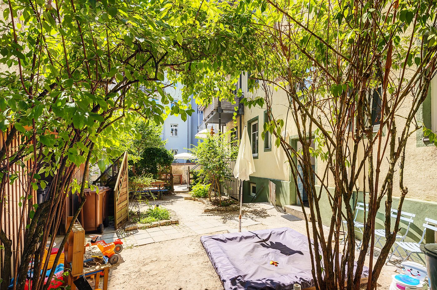 Apartment with 1.5 room | München-Neuhausen | 70473 | Einladender Innenhof