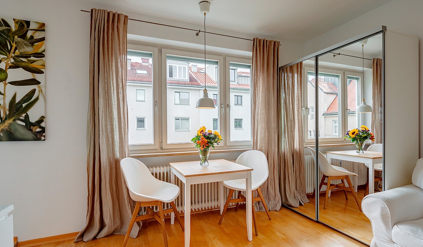 Apartment with 2 room | München-Schwabing | 70130 | ... mit Platz für einen Esstisch