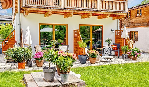 Apartment with 6 room | 70095 | ...sowie sonniger Terrasse