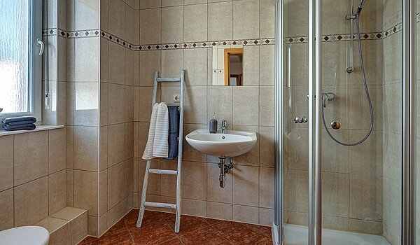 Apartment with 5 room | München-Aubing | 1804ML3 | Duschbad im EG