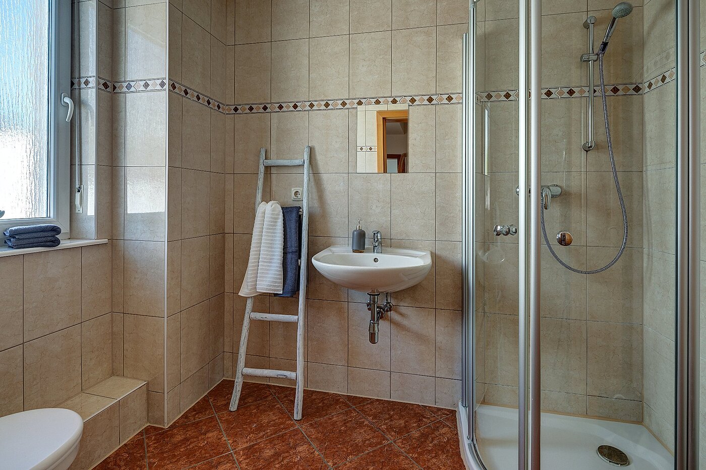 Apartment with 5 room | München-Aubing | 1804ML3 | Duschbad im EG