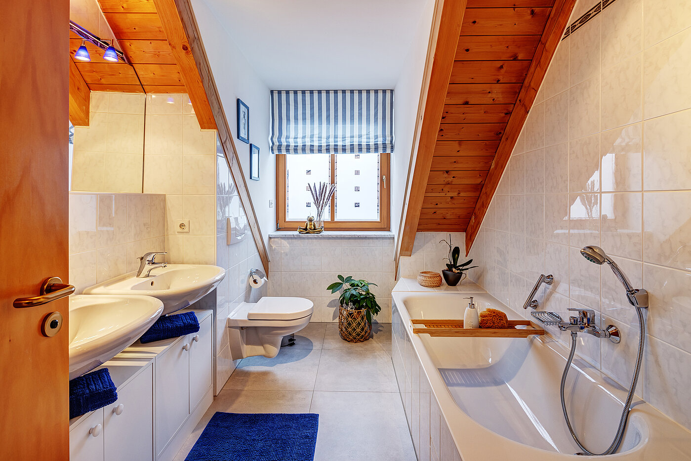 Maisonette with 3.5 room | München-Trudering | 70391 | Badezimmer...