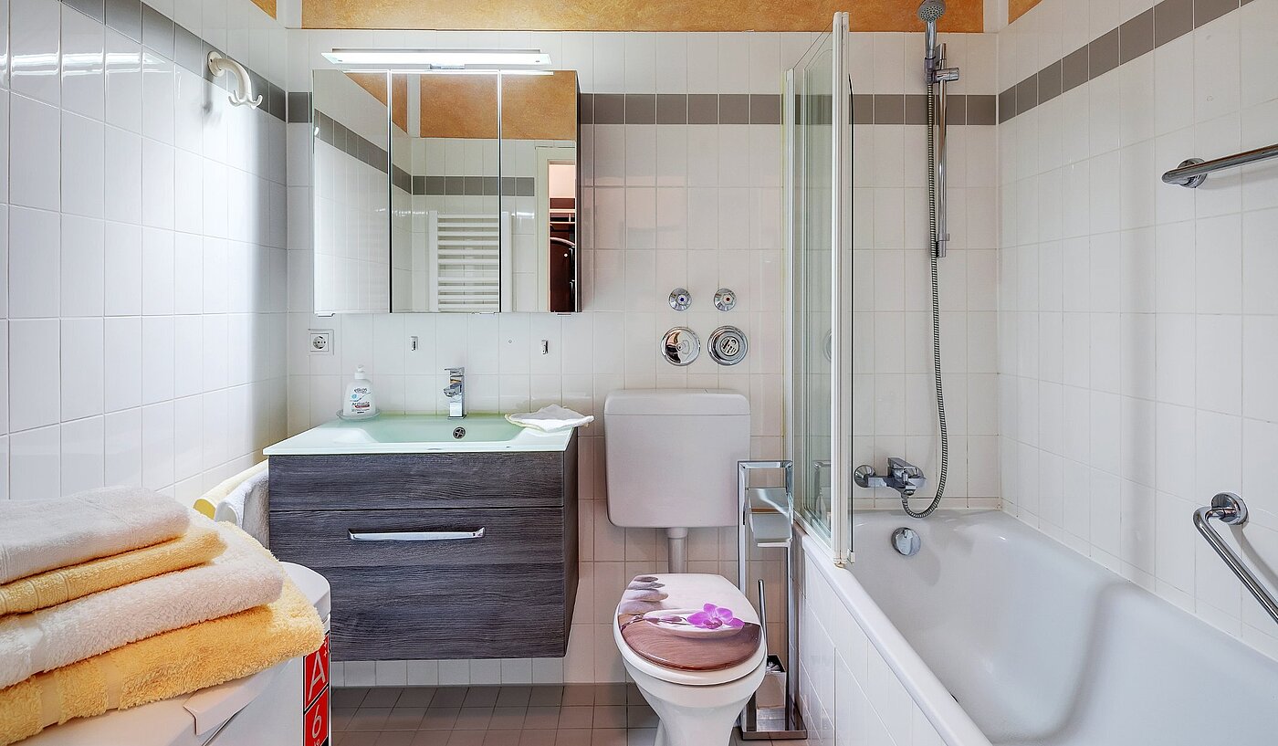 Apartment with 2 room | München-Aubing | 2104ML1 | Geschmackvolles Bad...