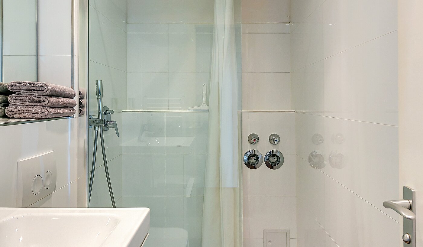 Apartment with 1 room | München-Forstenried | 2111ML1 | Bad mit Dusche...