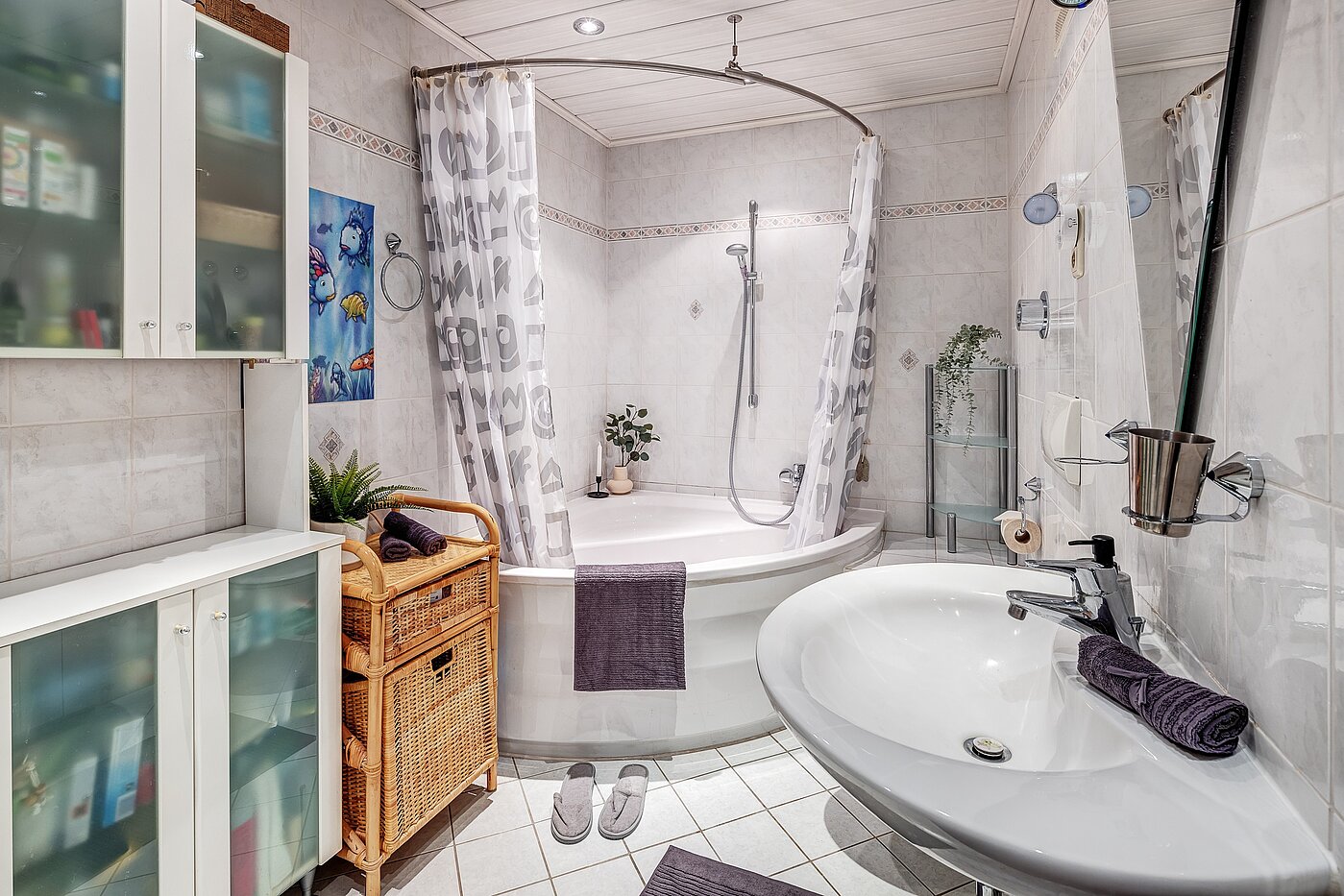 Apartment with 2 room | Germering | 70029 | Bad mit Eckbadewanne