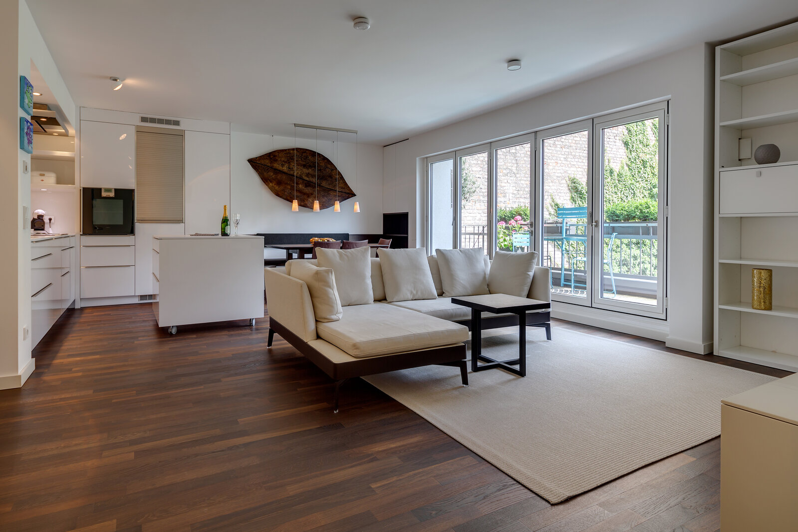 Luxury apartment in prime location for rent - Photo 2
