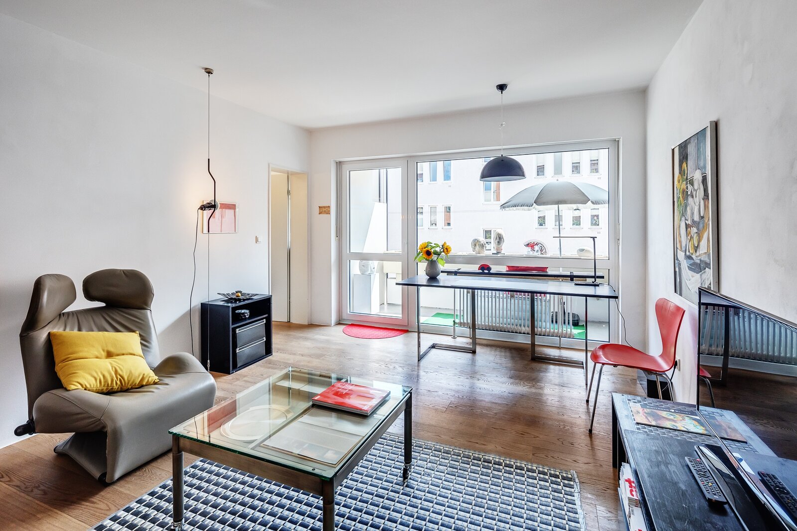 Beautiful 1-room apartment with balcony - Photo 1