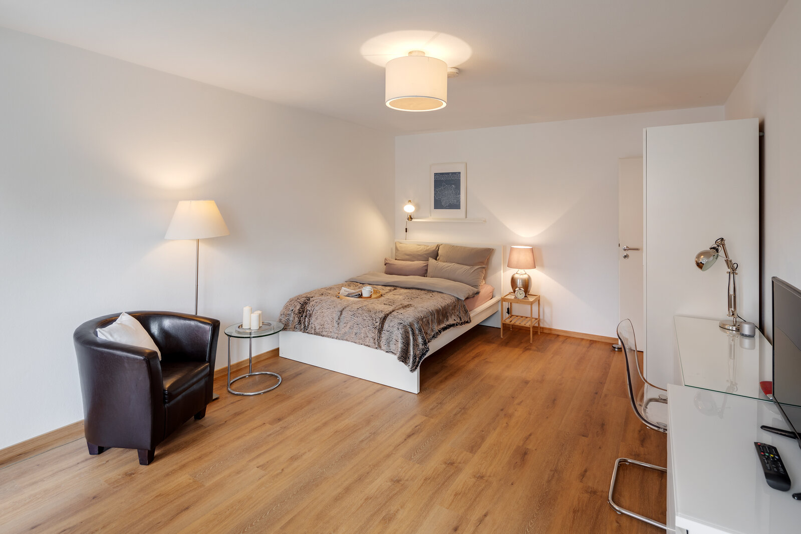 Bright 1-room apartment with modern furniture - Photo 4