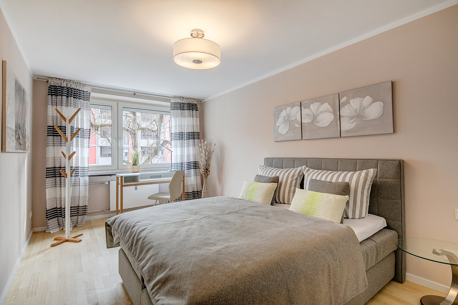 High-quality furnished 4-room apartment near Bonner Platz - Photo 4