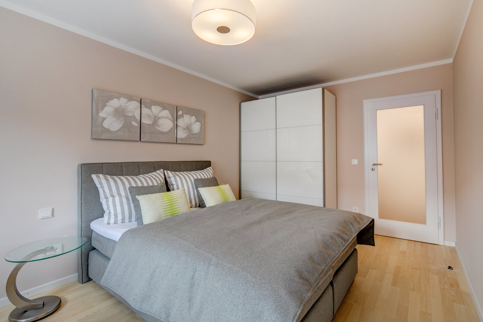 High-quality furnished 4-room apartment near Bonner Platz - Photo 5