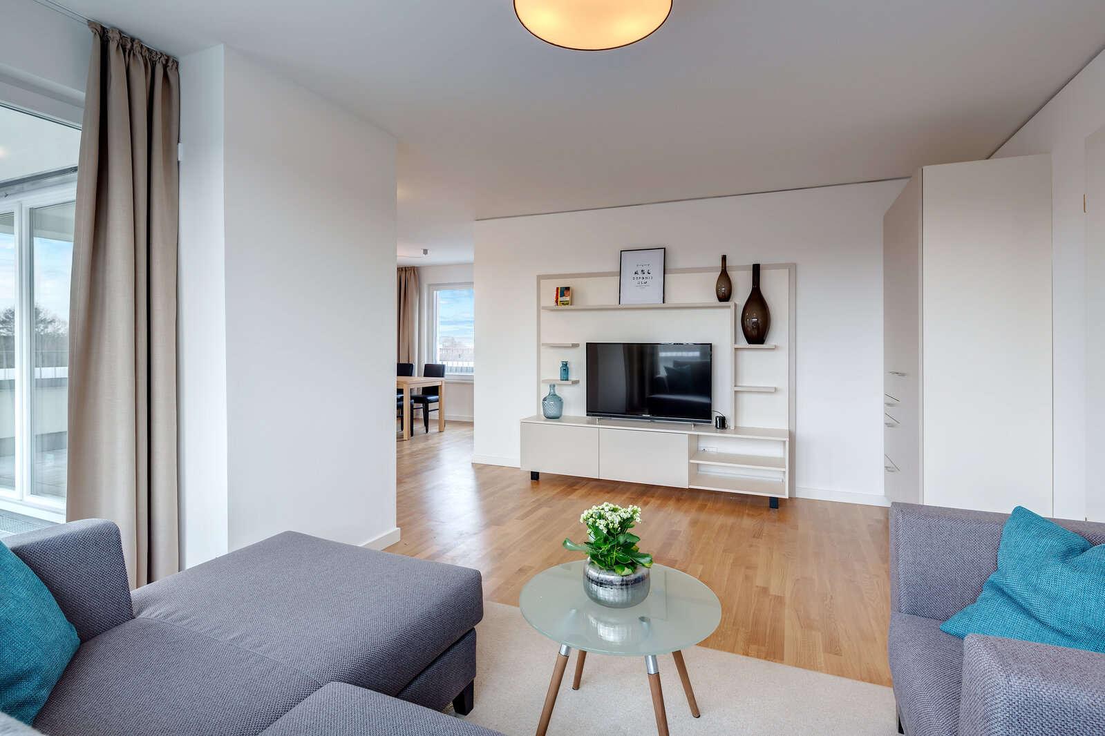 High-quality attic apartment with roof terrace - Photo 4