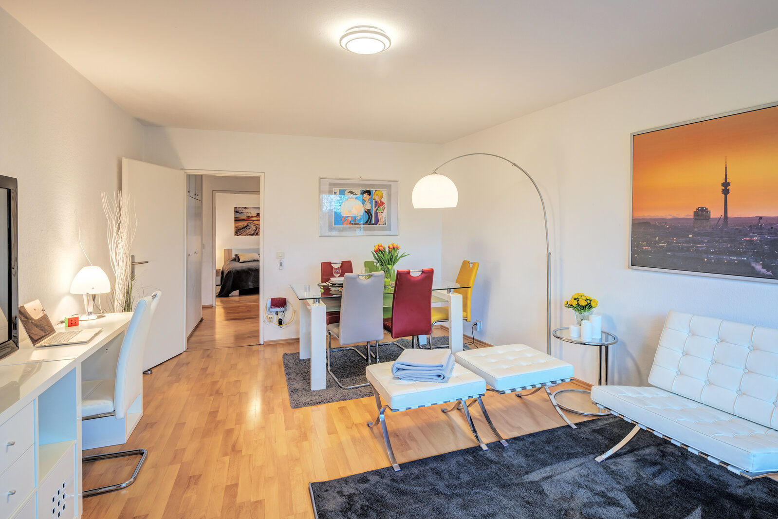 Bright 2-room apartment with two balconies for rent - Photo 2