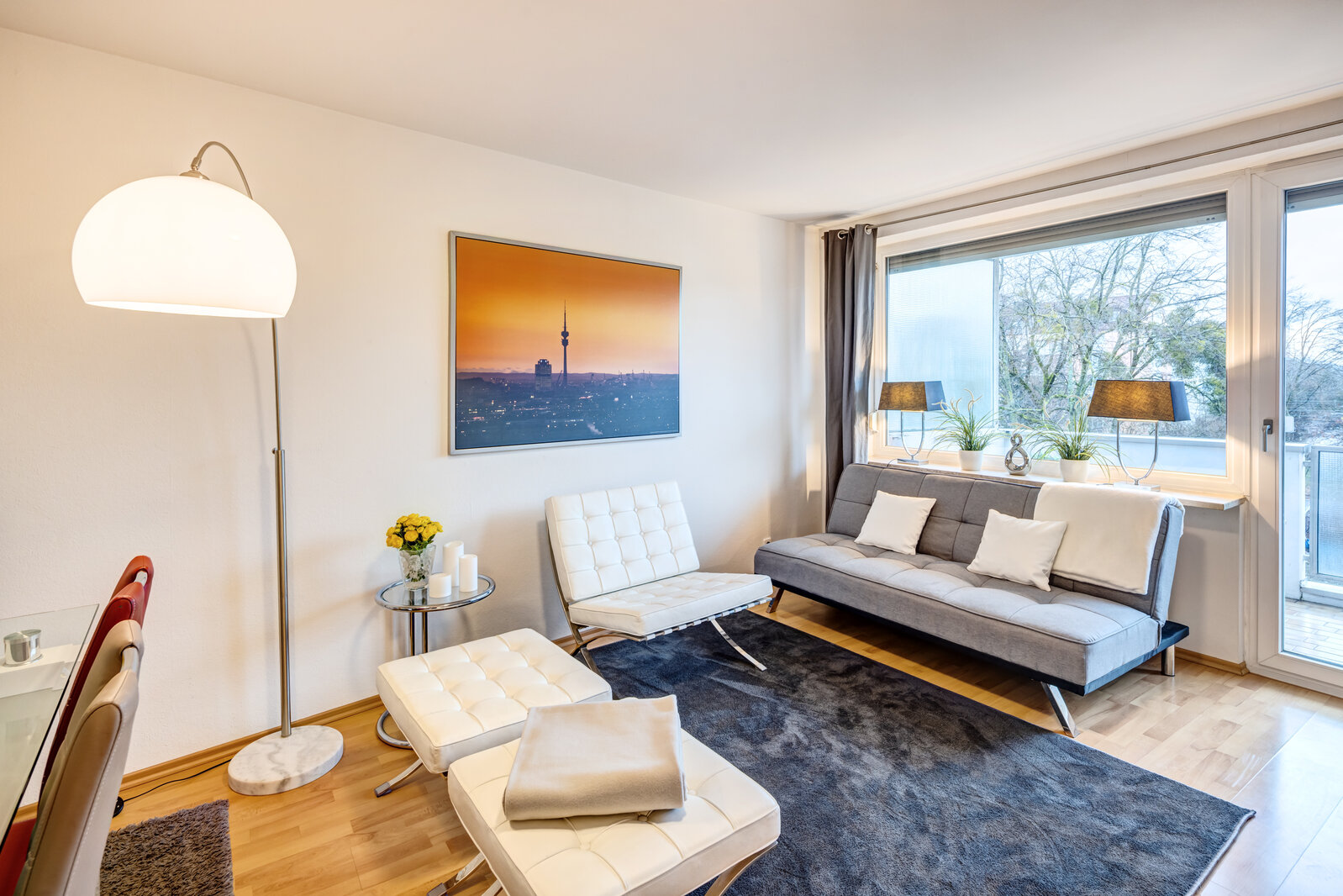 Bright 2-room apartment with two balconies for rent - Photo 3