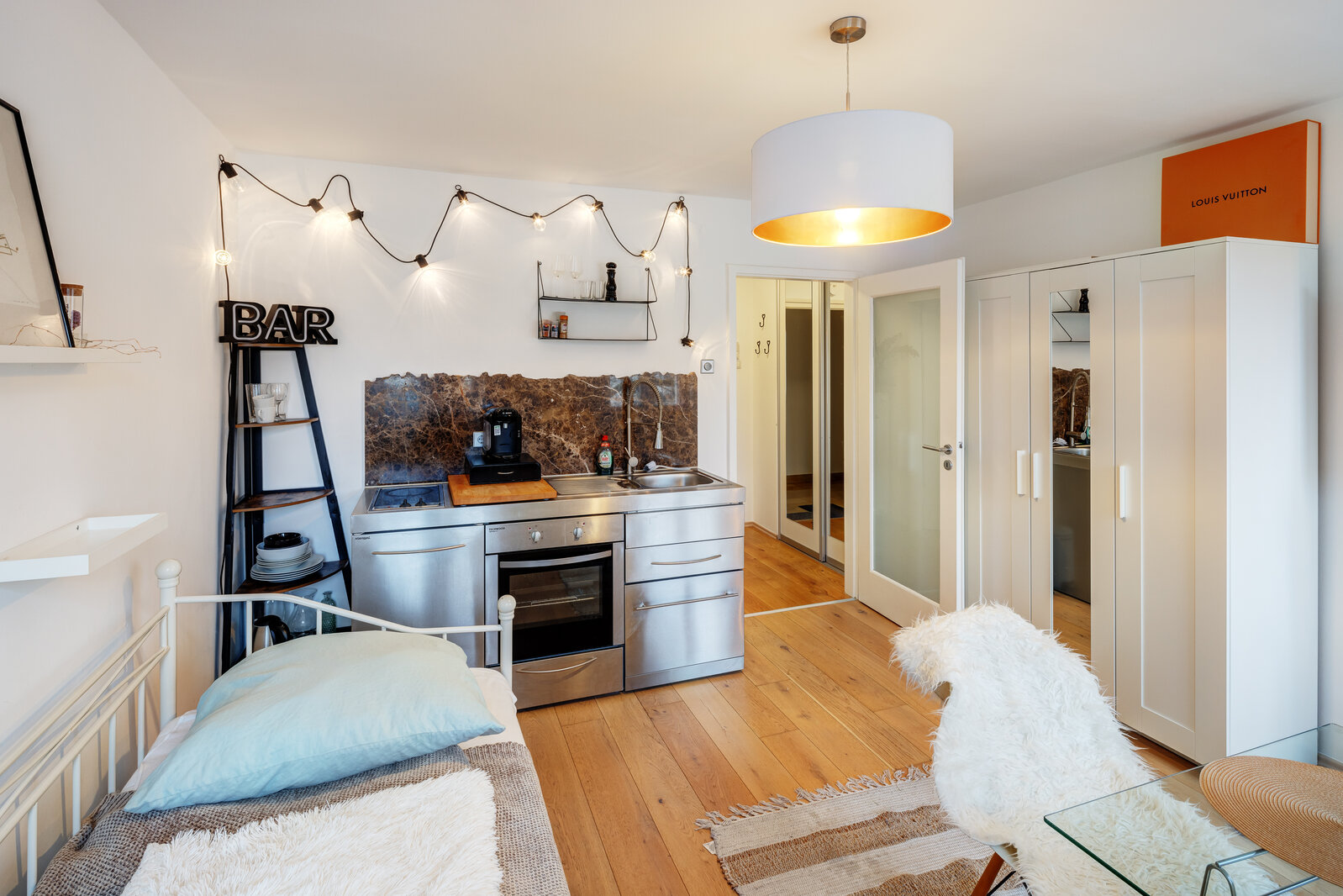 Bright and beautiful 1-room apartment in Munich-Nymphenburg - Photo 5