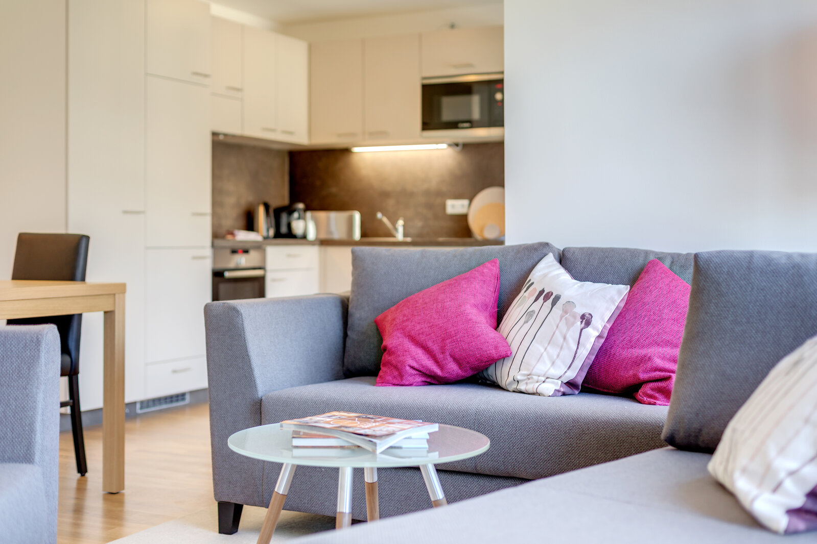 Modern and well-designed apartment for rent - Photo 4