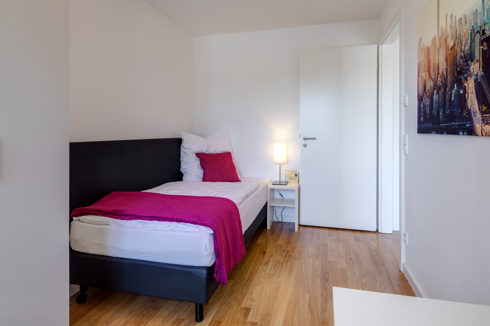 Modern and well-designed apartment for rent - Photo 2