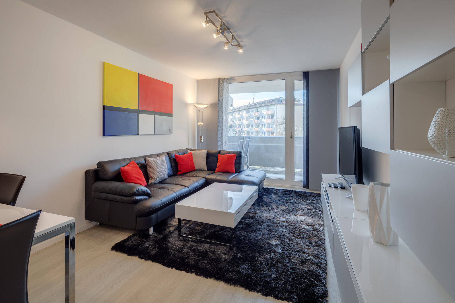 Top location in Schwabing near Münchner Freiheit - Photo 3