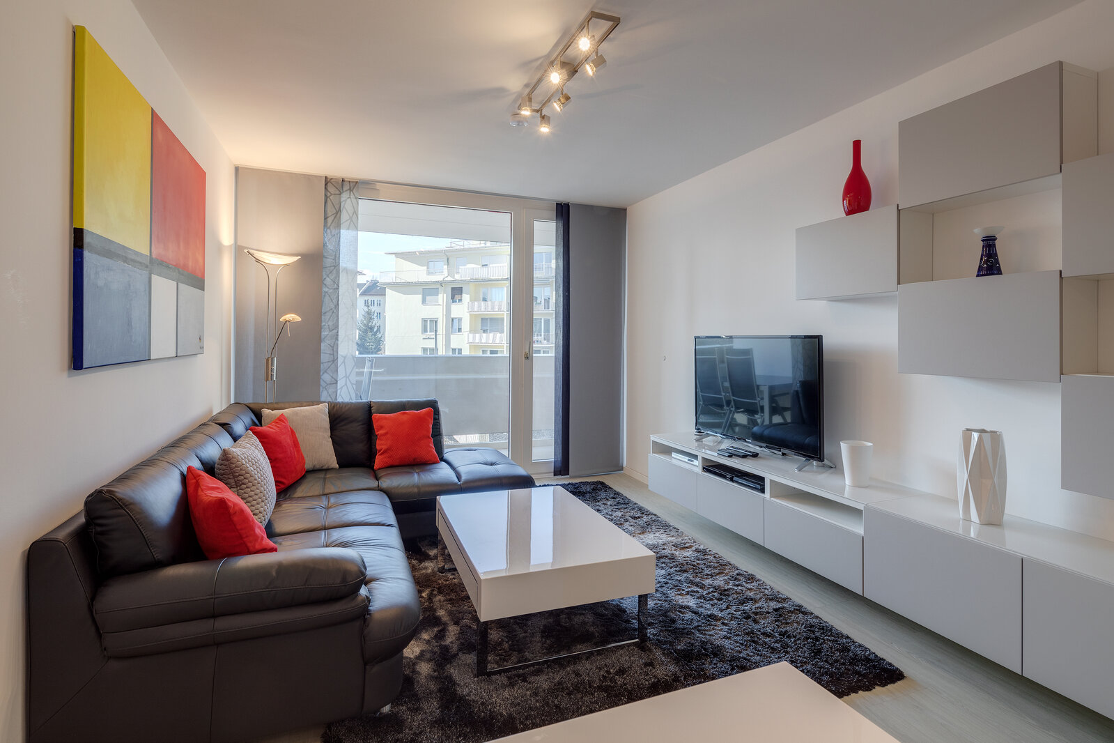 Top location in Schwabing near Münchner Freiheit - Photo 1
