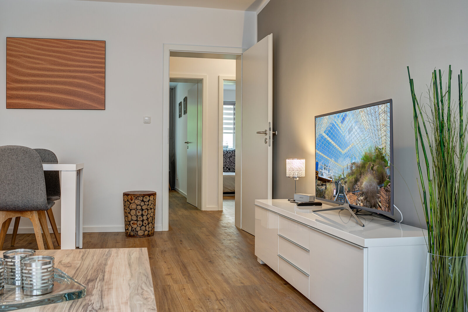 Beautiful 2.5-room apartment with 2 bedrooms and balcony in Munich-Westend - Photo 1