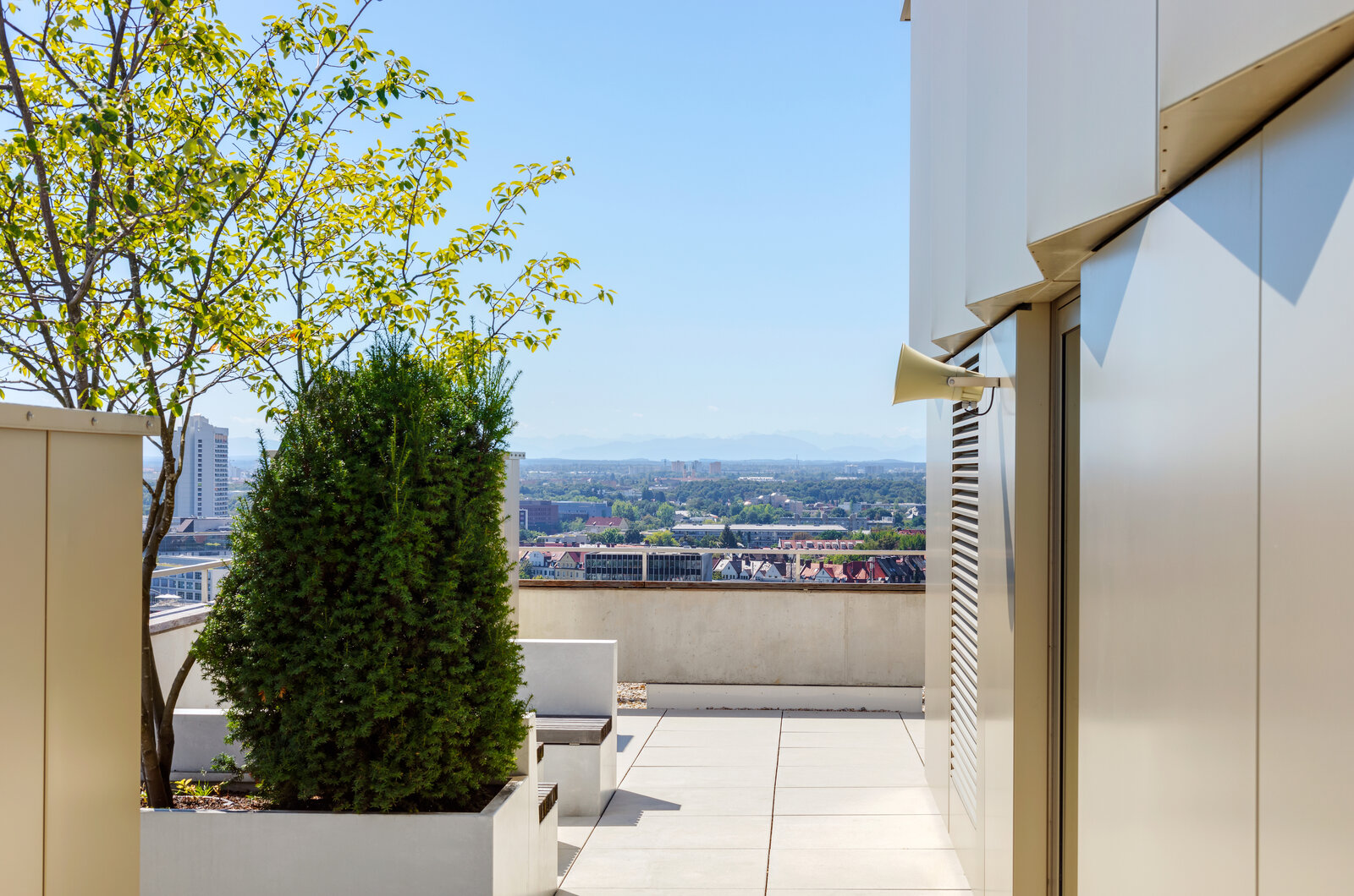Top furnished 1,5 room apartment in the FRIENDS Tower - Foto 2