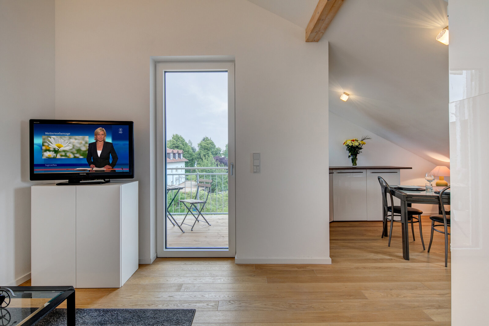 Fully furnished apartment in Milbertshofen for rent - Photo 2