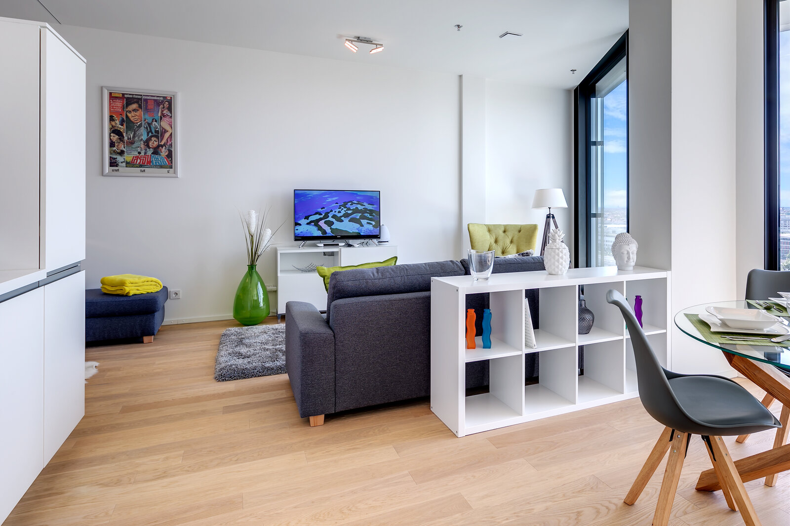 Luxury apartment in the FRIENDS tower - Photo 2