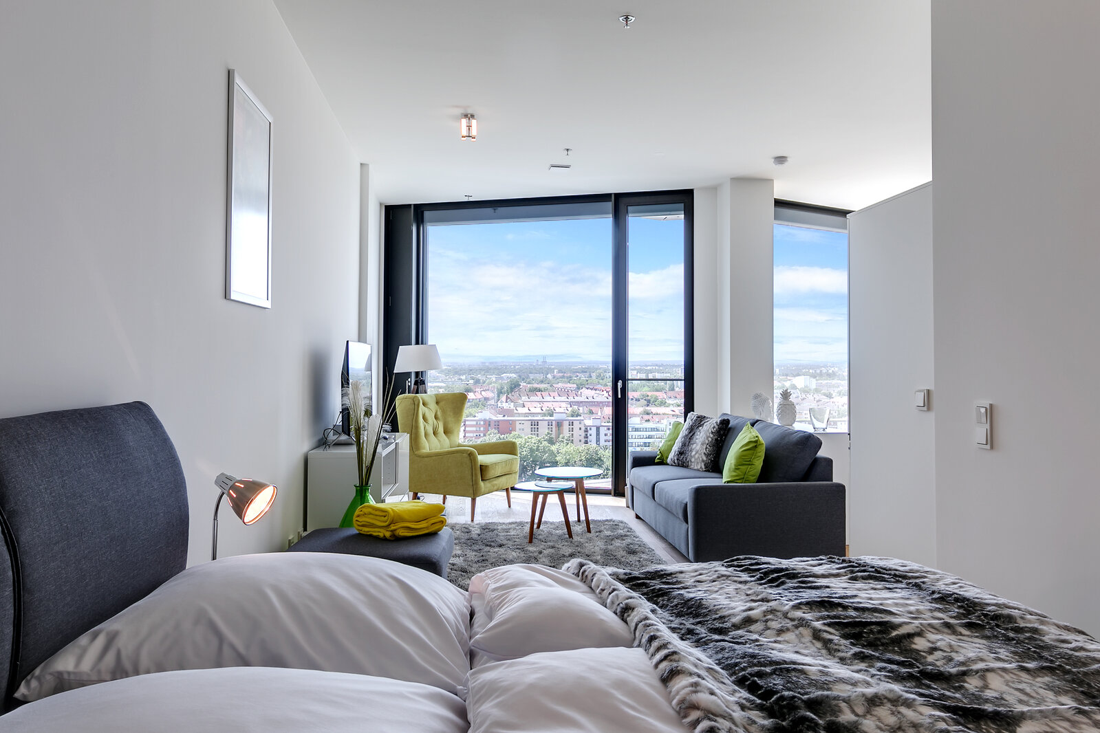 Luxury apartment in the FRIENDS tower - Photo 1