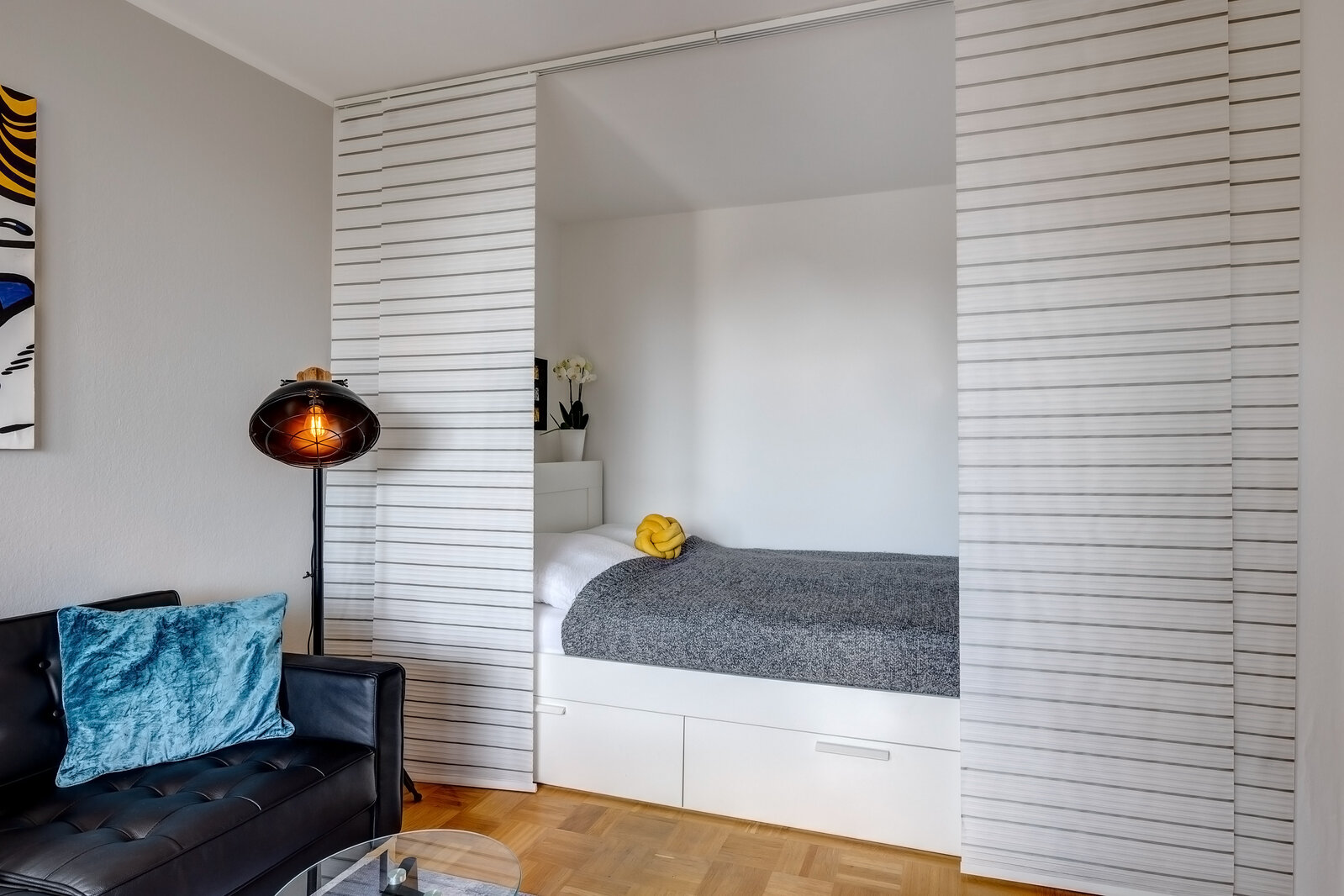 Milbertshofen: Renovated apartment with desinger furniture - Photo 4