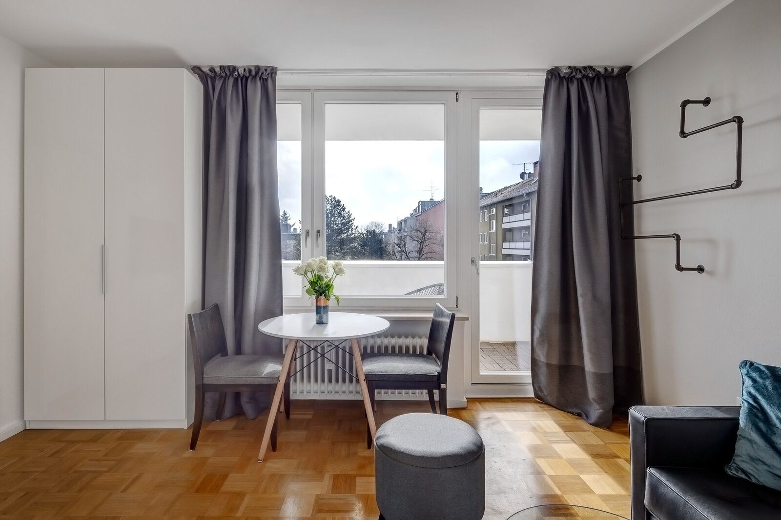 Milbertshofen: Renovated apartment with desinger furniture - Photo 3