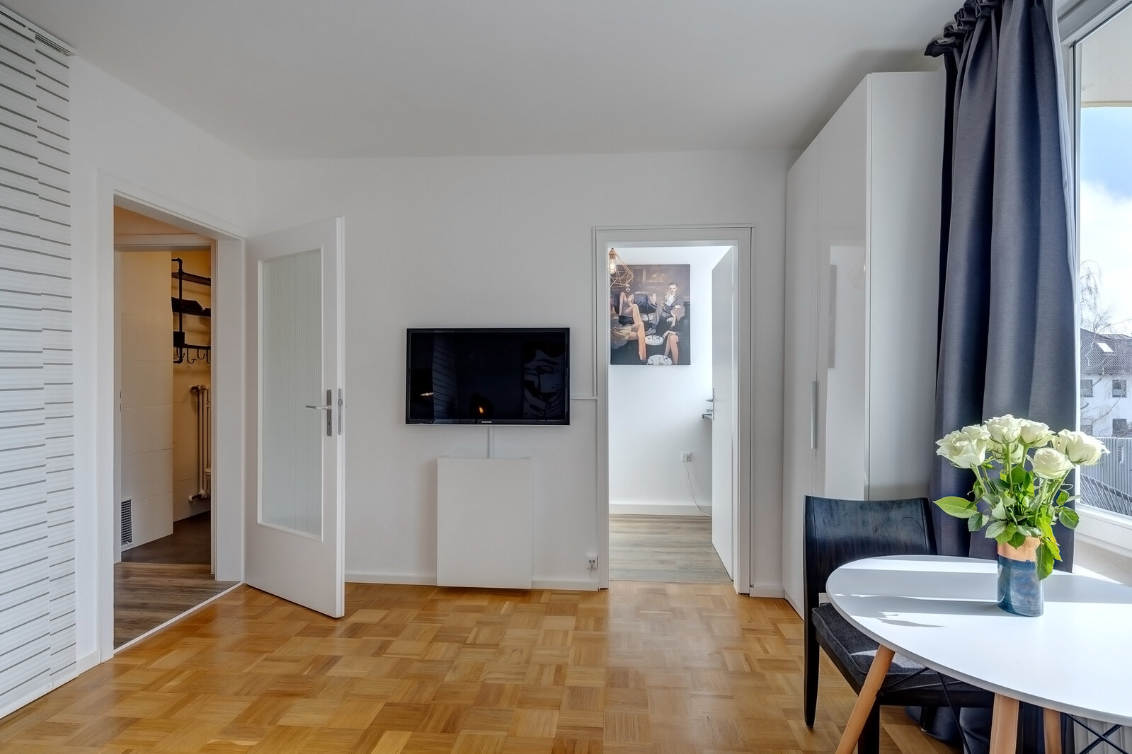 Milbertshofen: Renovated apartment with desinger furniture - Photo 1